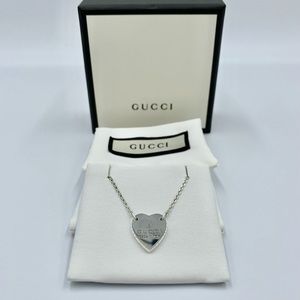 Gucci Trademark necklace with heart pendant
